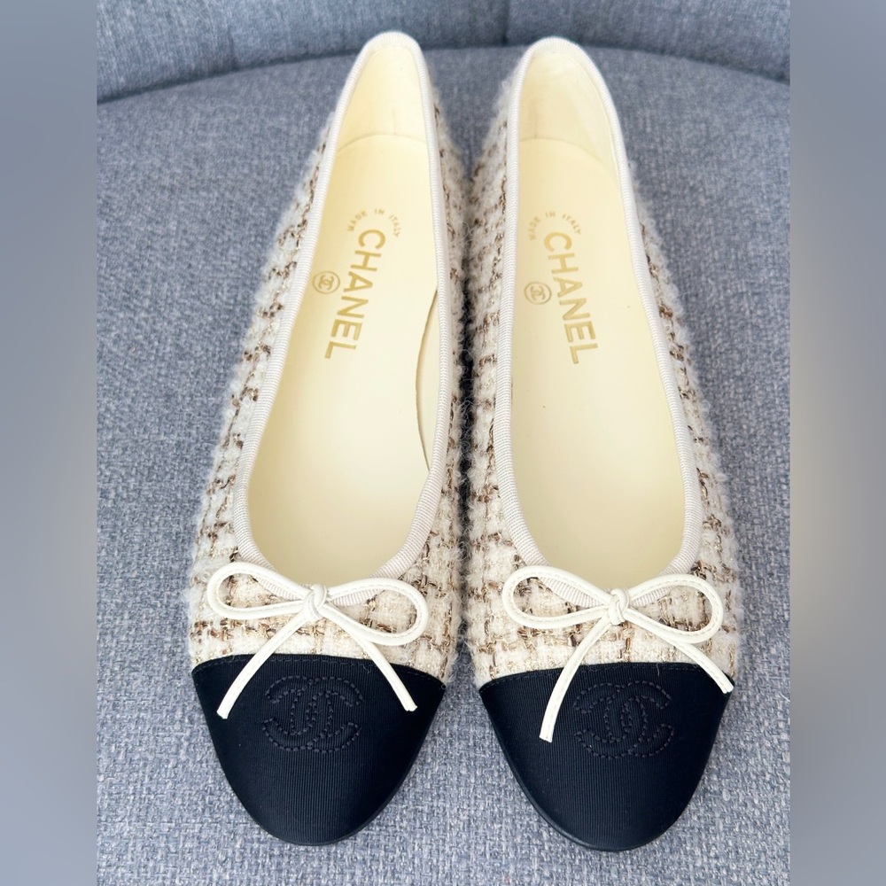 CHANEL 2025K ECRU BEIGE GOLD TWEED BALLET FLATS SIZE 39. New box dust bags - Picture 4 of 16